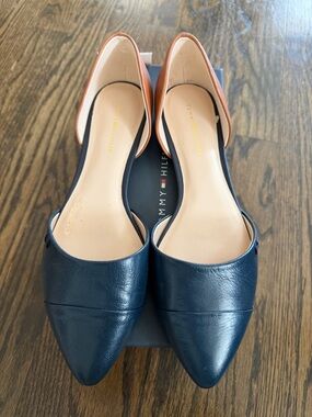 Tommy Hilfiger Navy and Tan Pointed-Toe Flats